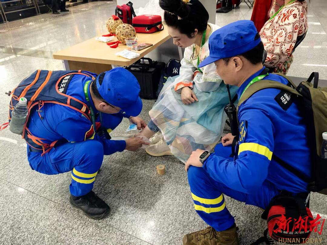 “蓝焰”暖心护航湘超赛场