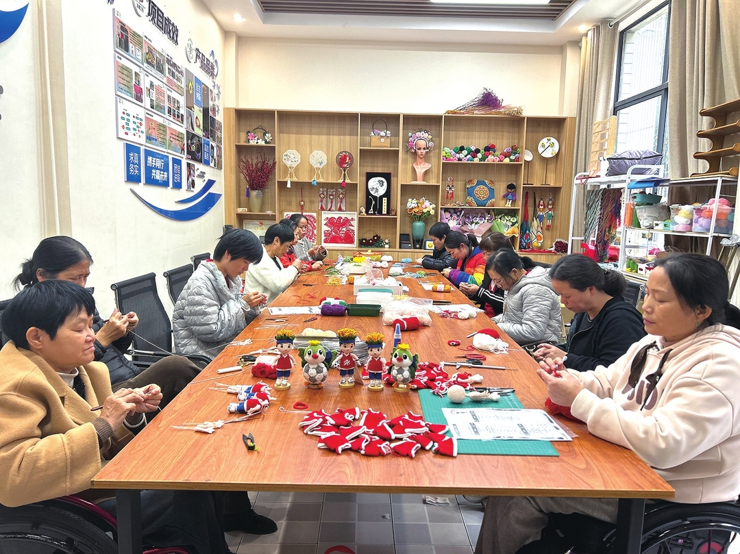 益阳残疾人拿下“湘超”吉祥物订单