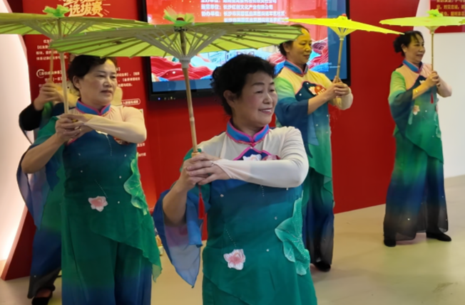 “点燃自己，照亮彼此” 13场激烈海选，200名选手晋级，“星火姐姐”赛程过半