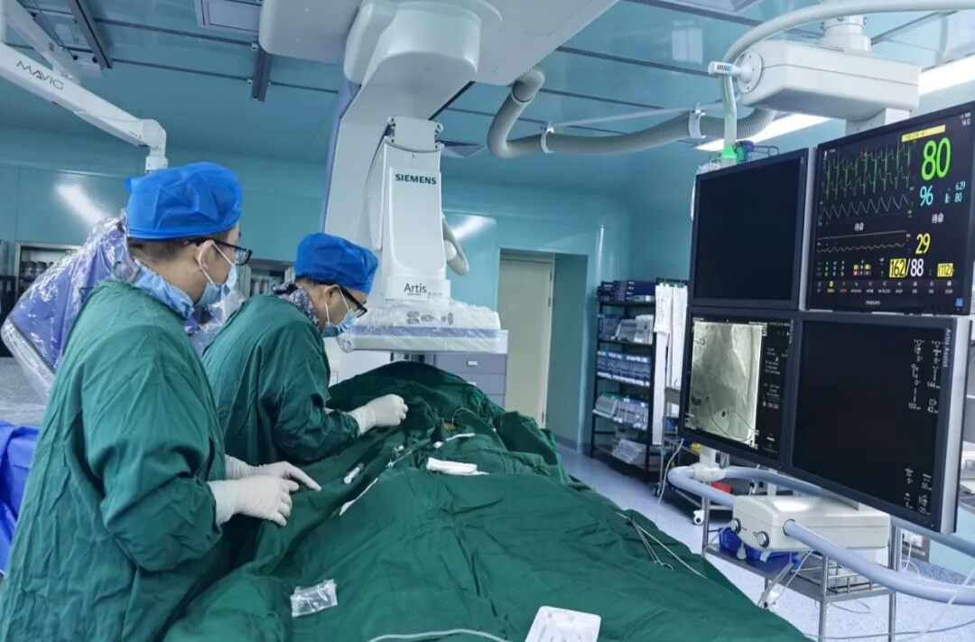 一颗“胶囊”重启心跳！宁乡市中医医院成功为88岁高龄患者植入无导线起搏器