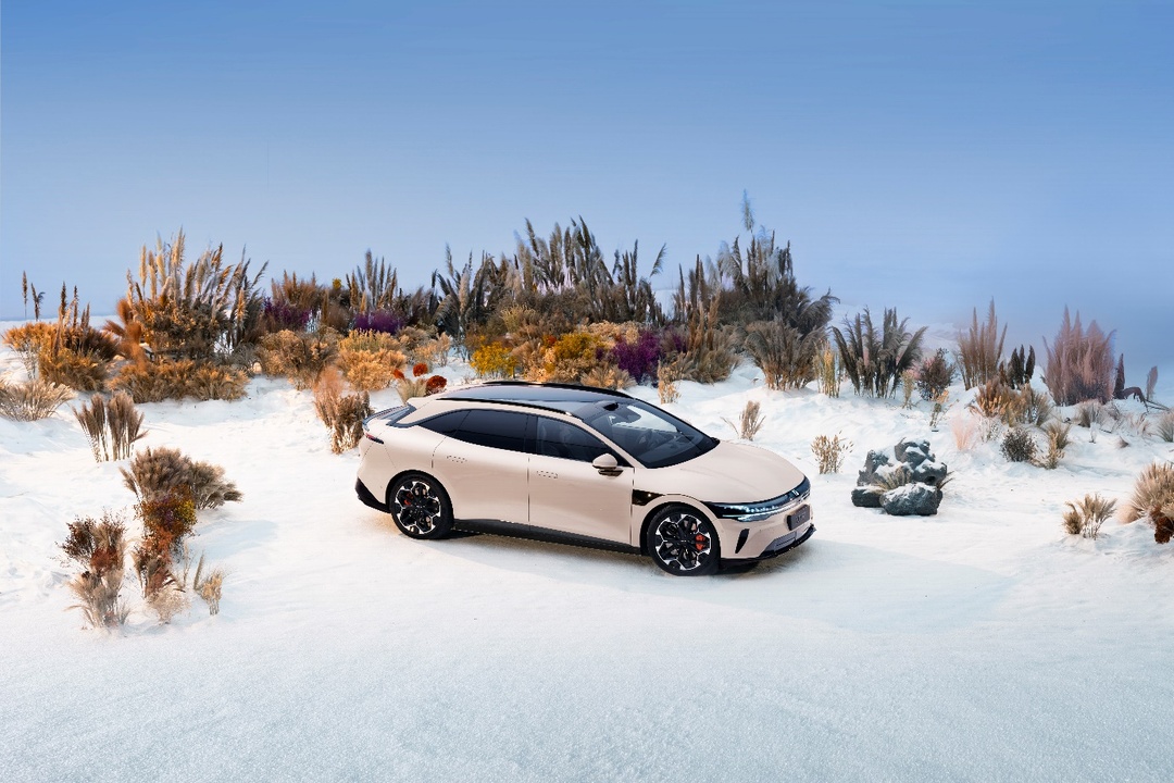 与近500位女性用户共创！极氪007GT新色“云雾粉”上市