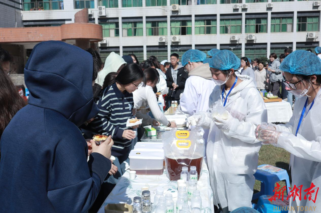 从课堂到厨房！吉首大学“玩转美食制造坊”开坊