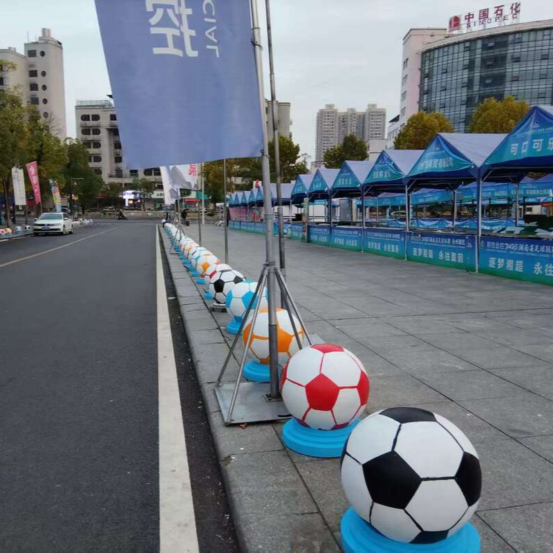 永州挡车石球“变”“足球”    网友：这是发自内心热爱足球运动