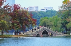 周末宜出游但周日晚将一夜换季 今年下半年湖南首场寒潮天气即将登场