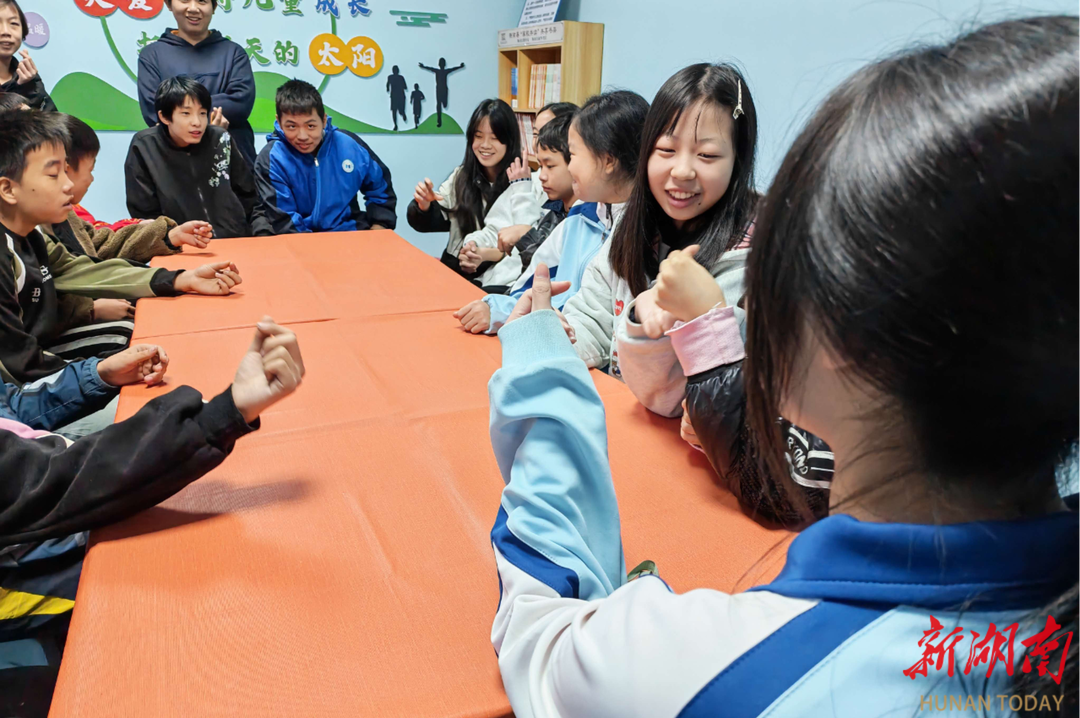 为心灵驻守阳光！衡南县泉湖中学举办“我们是一家人”留守儿童心理团辅活动