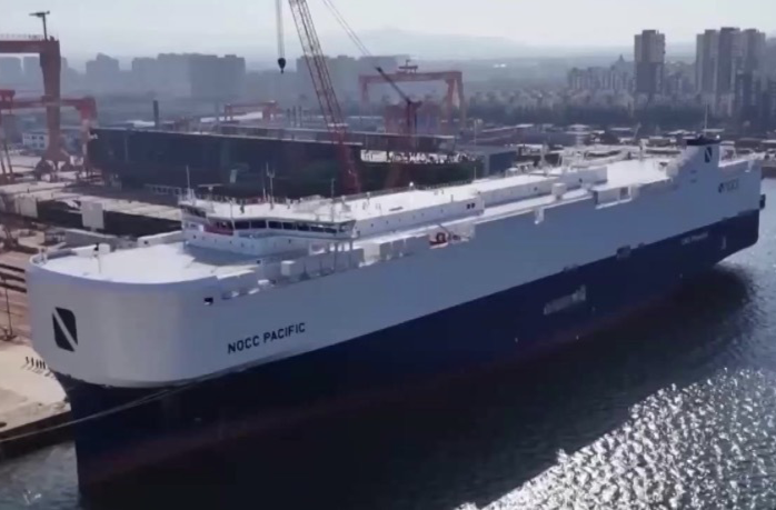 中国首艘符合新能源汽车运输国际新标准的汽车运输船完工