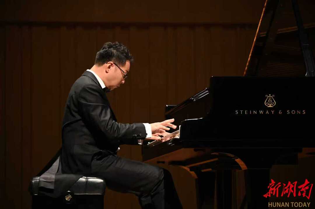 琴韵贯中西 文脉永传承——金瀚文钢琴独奏音乐会燃情长沙