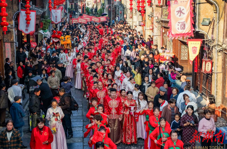 全省百对新人共赴梅山国潮婚典
