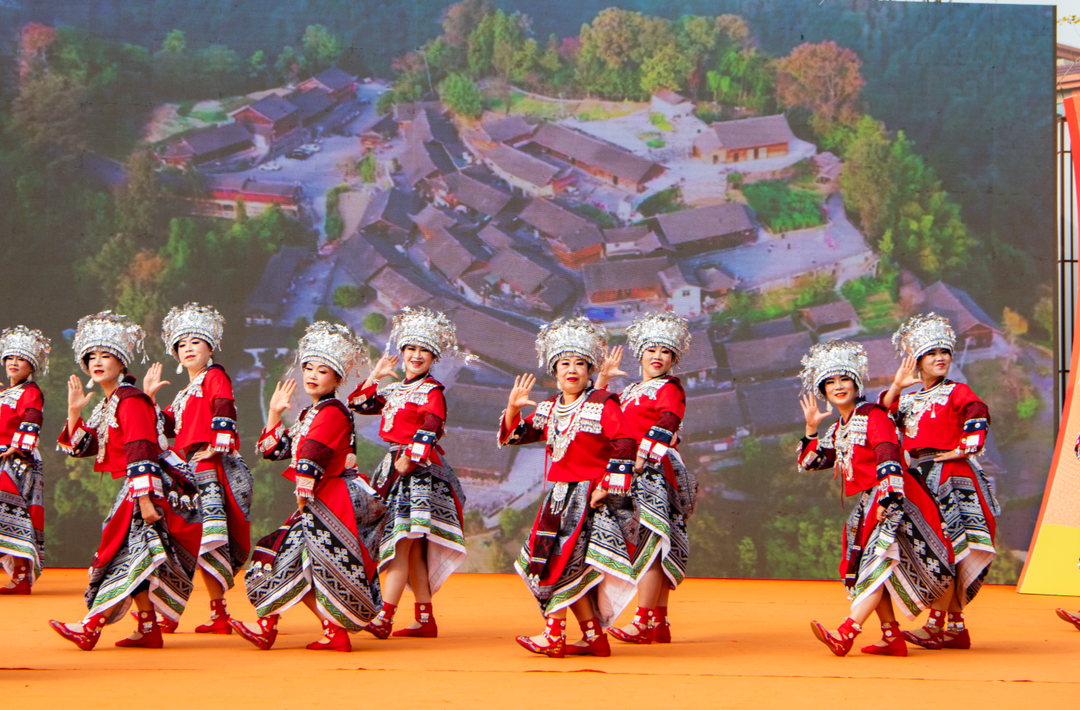  图集| 怀化举办首届银发经济消费艺术周