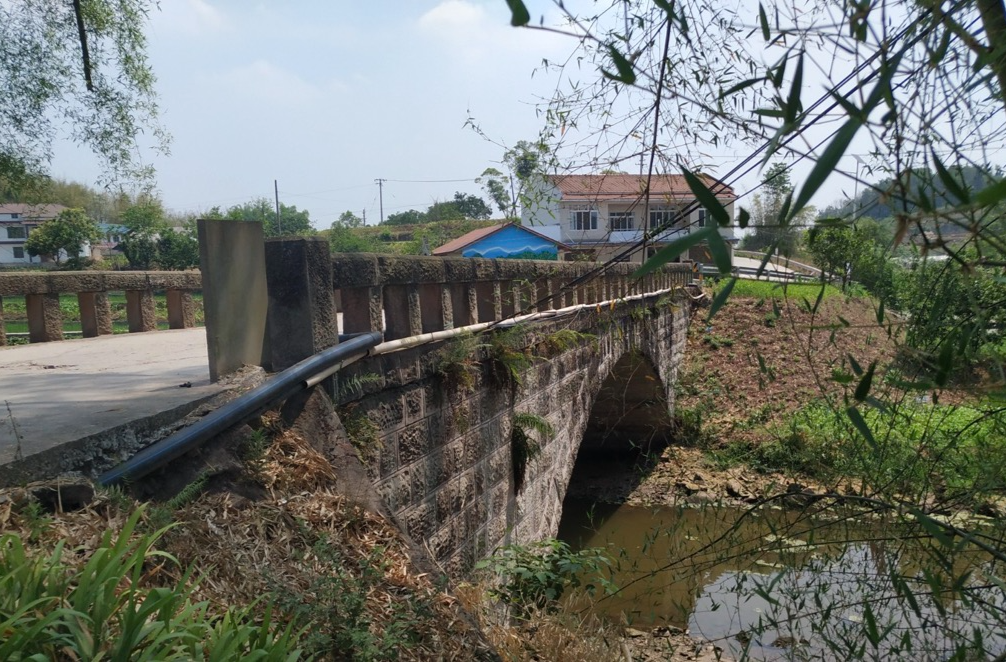 为村民修建好“放心桥”“民心桥”