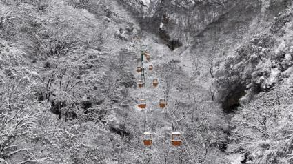 秦岭迎初雪 银装素裹美不胜收