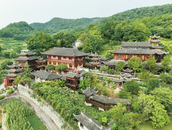 “溪上”傩面，巫风楚韵拂山野