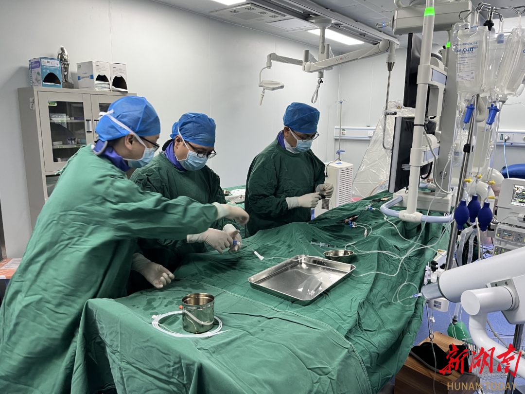 一术拆双瘤！道县中医医院成功实施首例颅内多发动脉瘤血流导向密网支架置入术