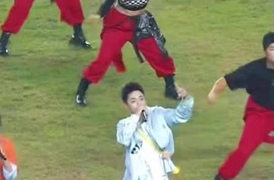 “湘超”放大招！网友喊话张艺兴一起来跳摇叮阔