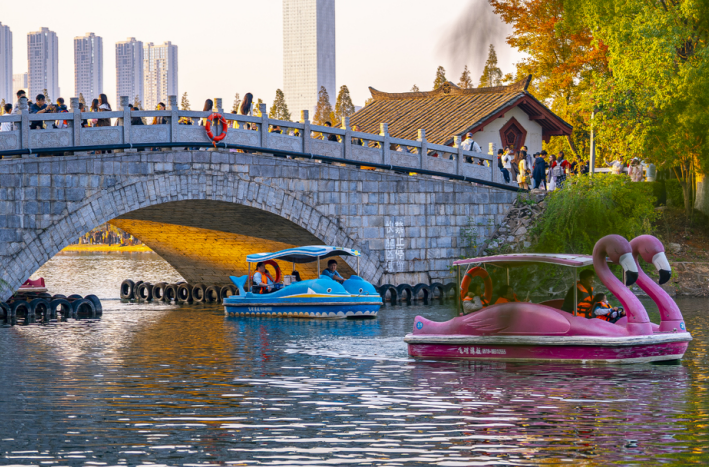 Picturesque Autumn Scenery in Changsha