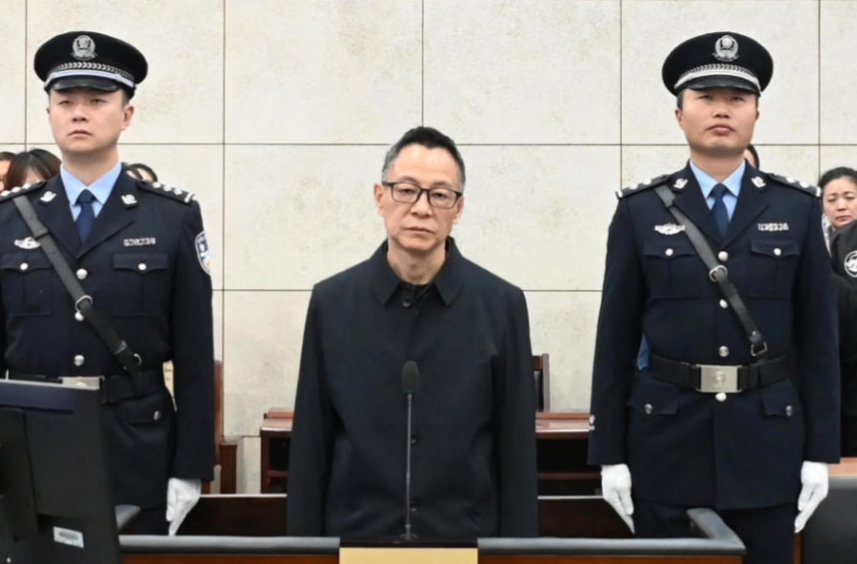 云南省委原常委、省政府原副省长李石松受贿案一审宣判