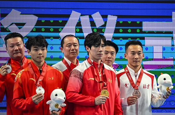 Hunan Gymnast Zhang Boheng Wins Horizontal Bar Gold at 15th National Games