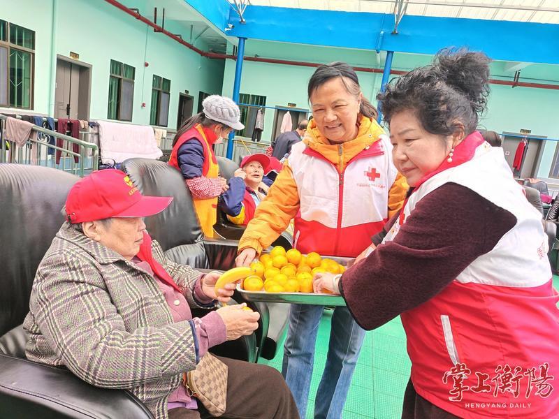 衡阳市红十字志愿服务中心开展爱老敬老志愿服务活动