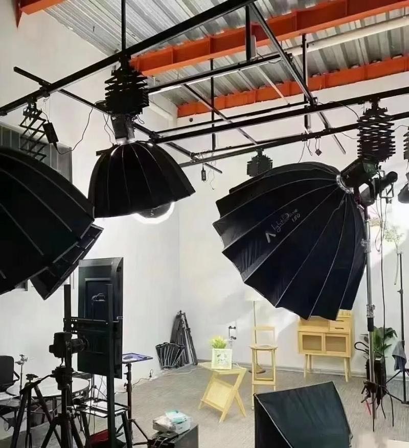 靠“擦边”引流快速获利？别让“团播”变了味