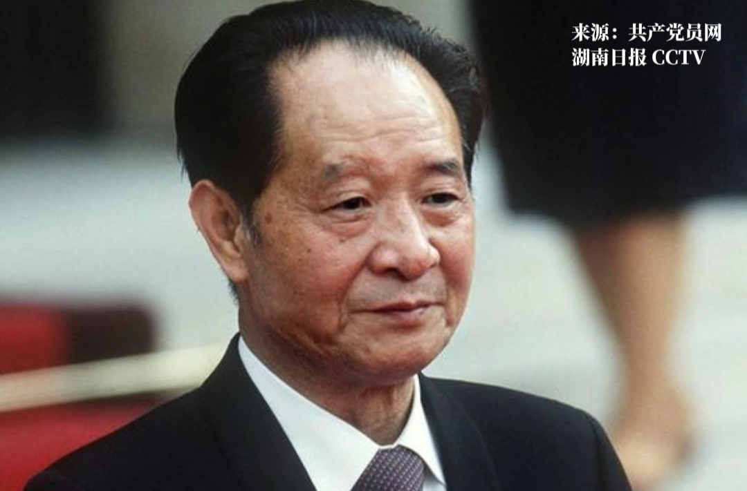 历史上的今天 | 1915年11月20日，胡耀邦同志诞辰