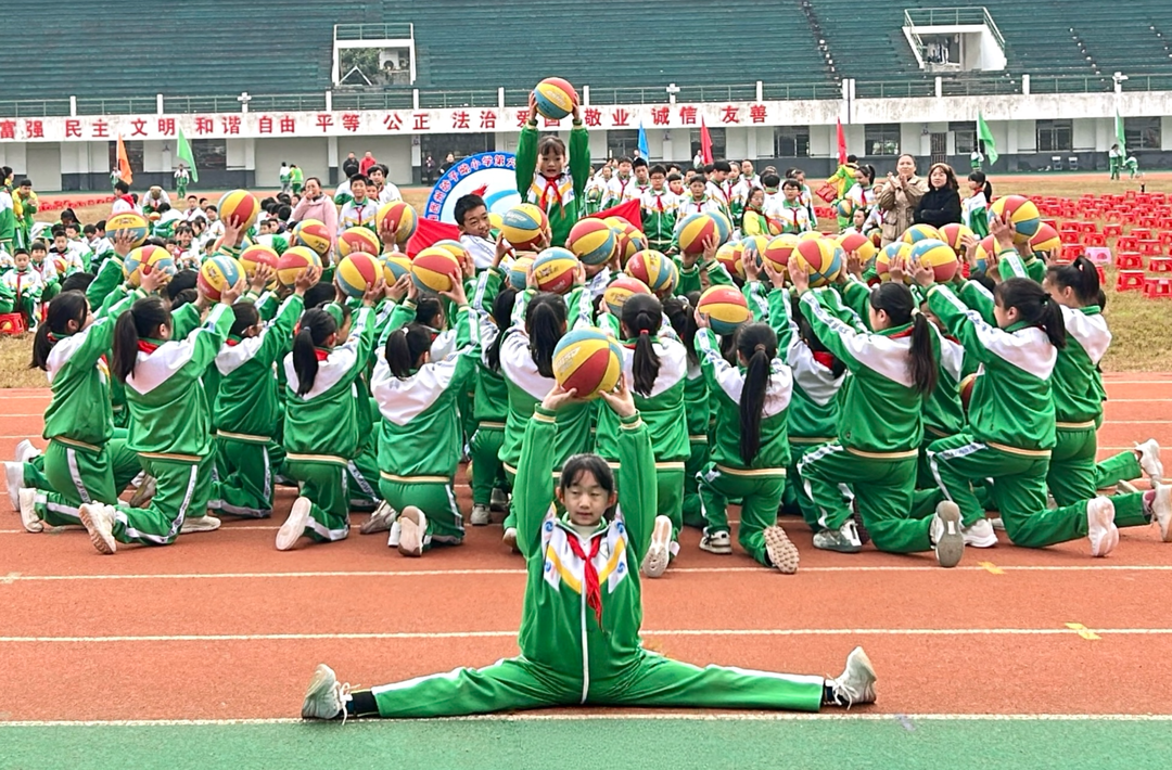 600余名学子赛场追风，湘西州砂子坳小学运动会嗨翻全场