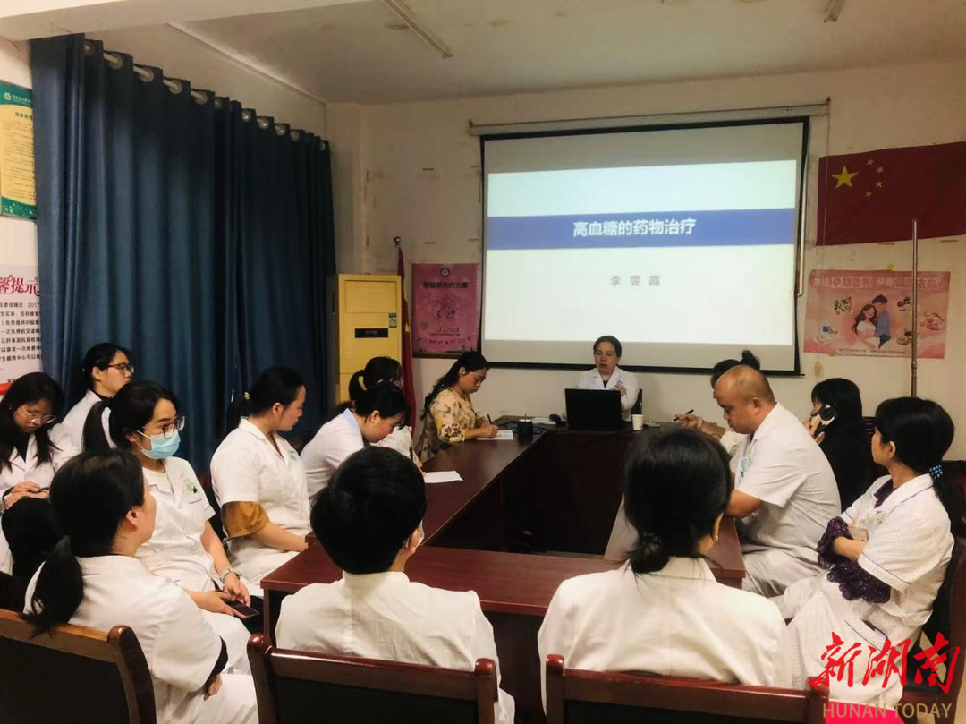 健康荷塘：银发专家驻社区，健康守护暖基层