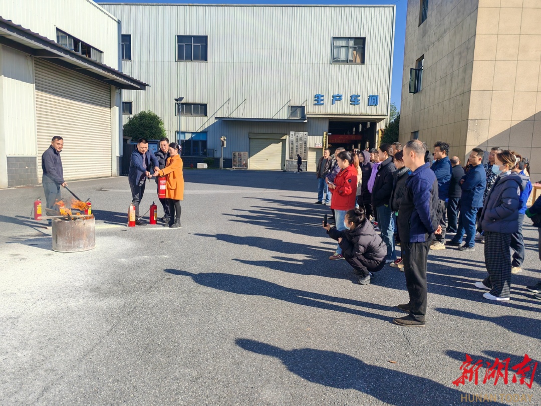 黄金园街道联合红日园区开展消防应急演练暨安全生产培训