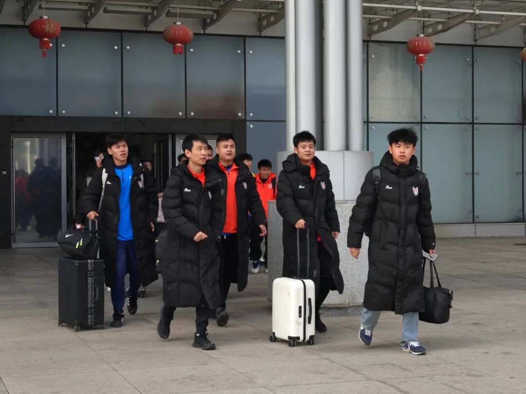 湘超周末丨湘西兄弟，吃碗烧鸡公，一起往前冲