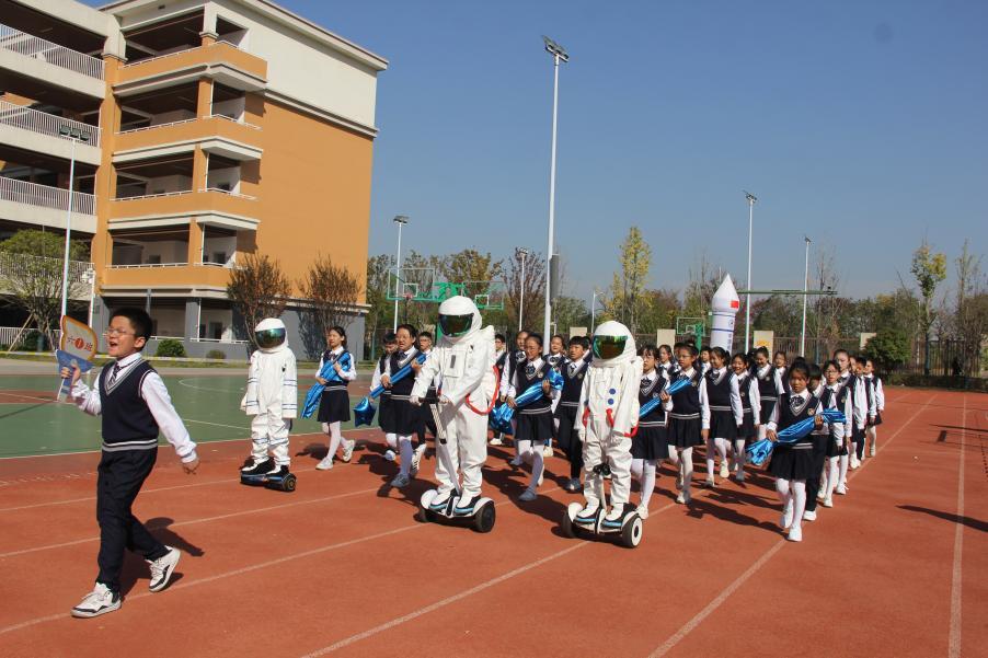 长沙市开福区清水塘前进小学奏响运动会乐章