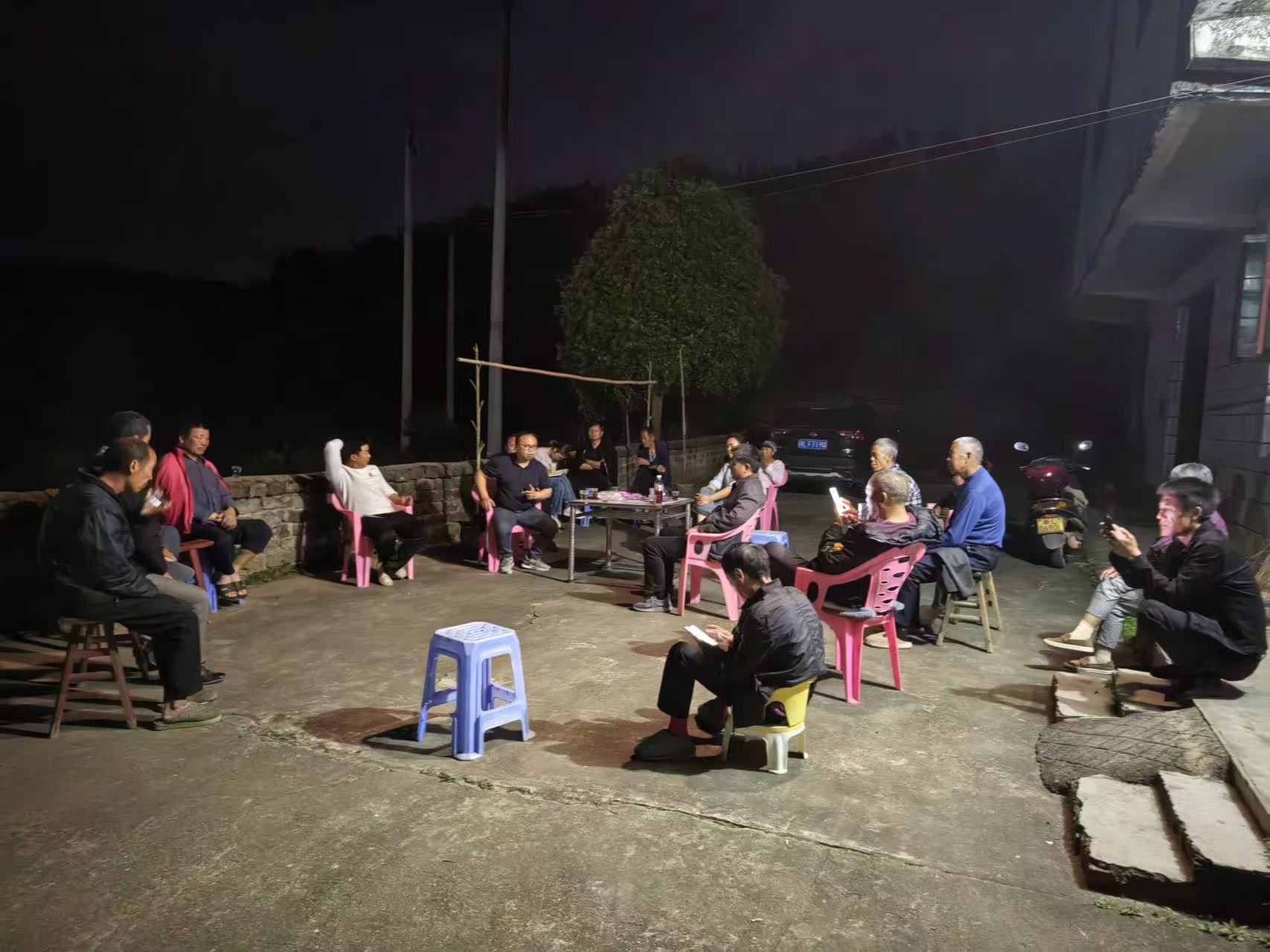 安仁：点亮心愿暖民生 干群同心绘“振兴”