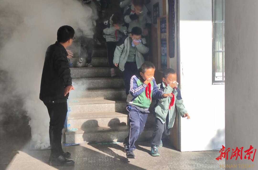 裕南街社区：演练、除患、宣讲齐发力，共筑平安“防火墙”