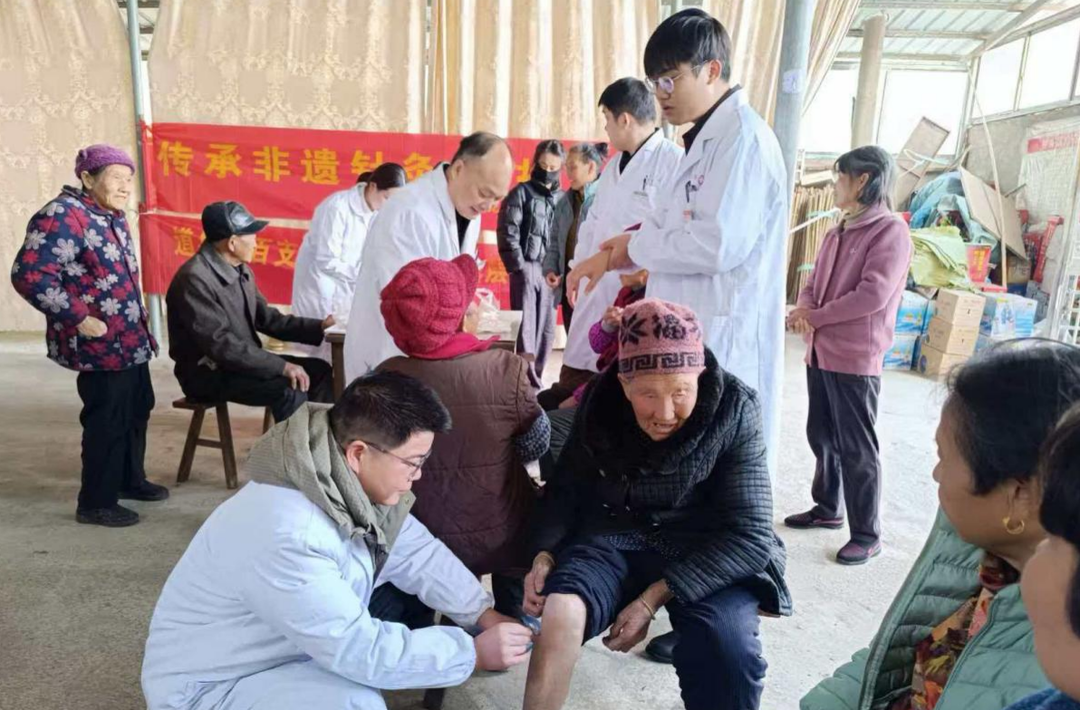 银针传薪火，健康进乡村——道县中医医院赴桥头镇鱼田村开展“世界针灸周”主题党日活动