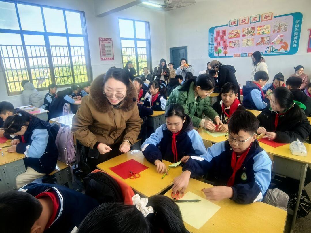 赫山：劳动教育“活课堂”激发乡村学子创新火花