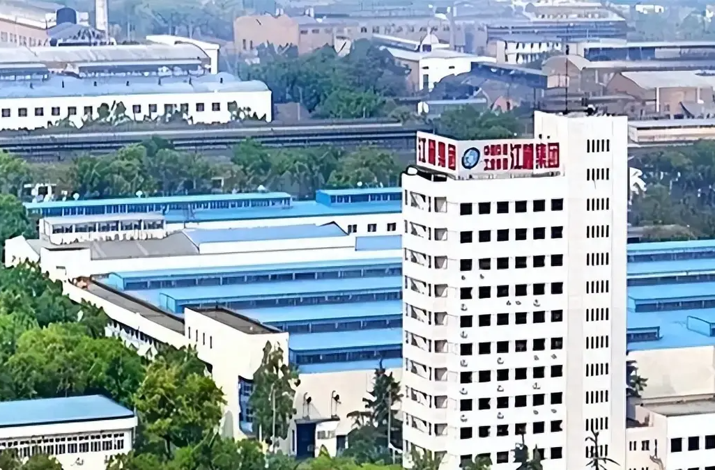 江麓明星展品亮相2025年中国国际应急管理展览会