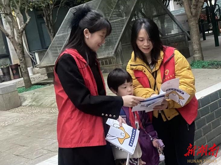 冷水滩区：教师志愿者进小区 安全科普暖人心