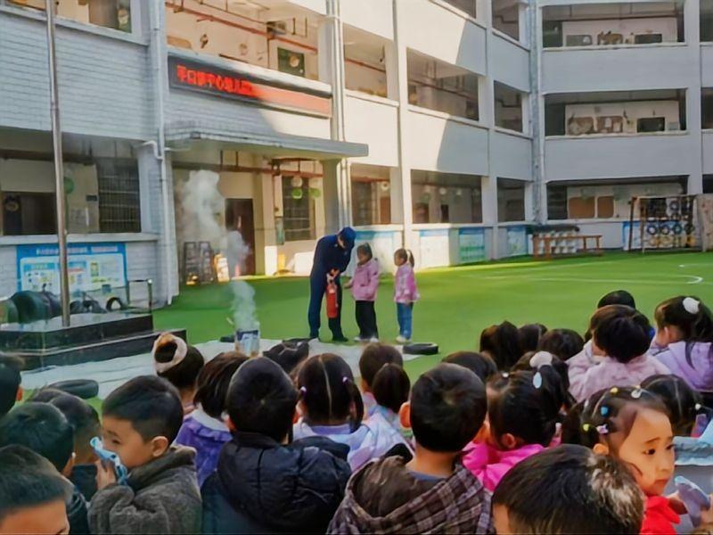 安化县平口镇中心幼儿园：平口消防进校园 筑牢安全防线