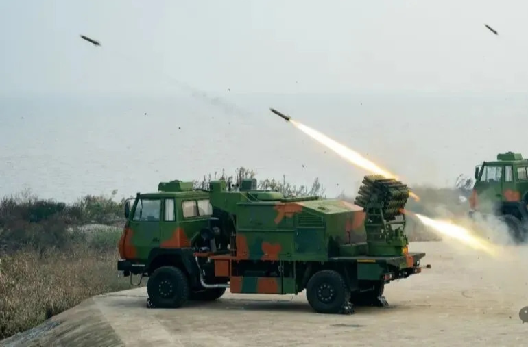 火力全开！东部战区海军某部昼夜实弹射击，现场画面曝光