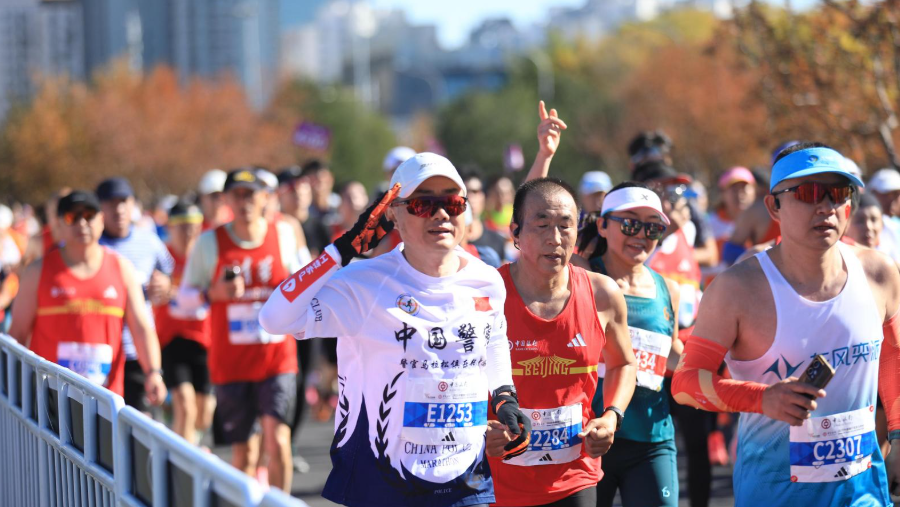 警爸北马“破四”：一份约定，连接两条奋斗赛道