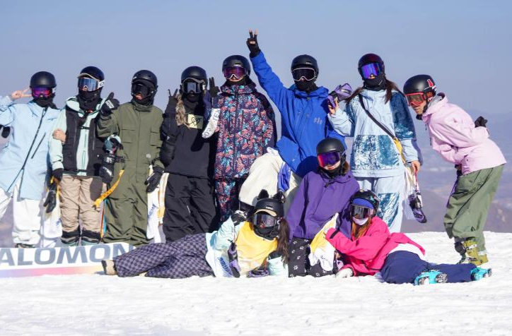 新雪季开启！影像见证中国滑雪“华丽转身”