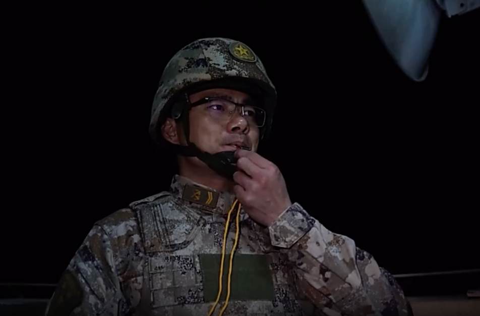 直击现场！东部战区昼夜实弹射击