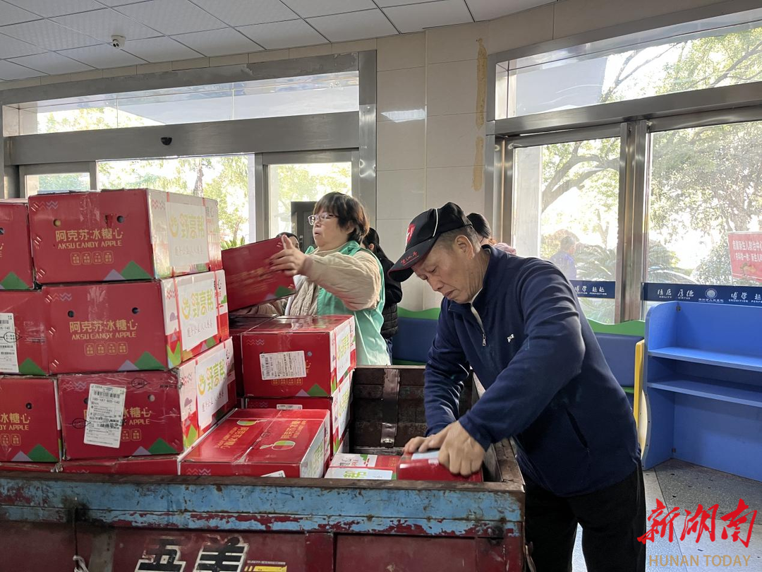 荷塘区月塘街道野鸭冲社区：“公益+消费”小切口，谱写援疆助农大文章