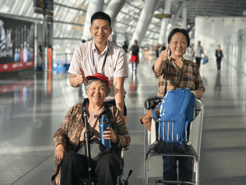 芙蓉国评论 | 民航局出新规回应明星“吐槽”，点赞！