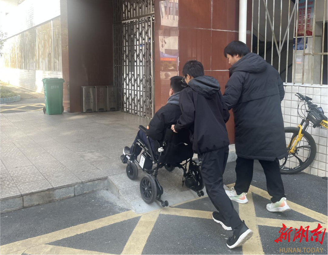 从专用床铺到直播课堂，看益阳职院的“以生为本”能有多细？