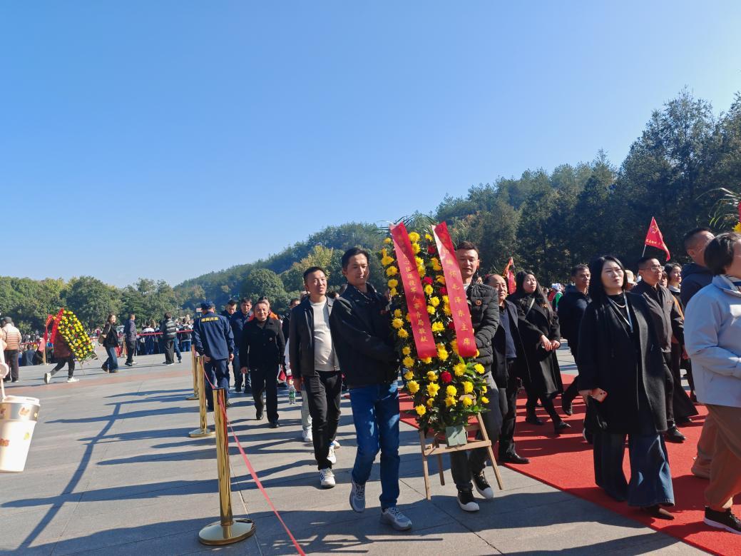 天心区举办“军魂映初心 金秋韶山行”军休干部主题活动