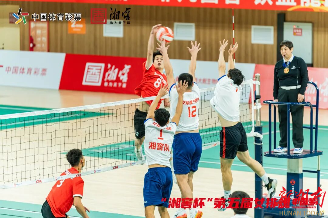 千余名气排球爱好者齐聚张家界传承女排精神