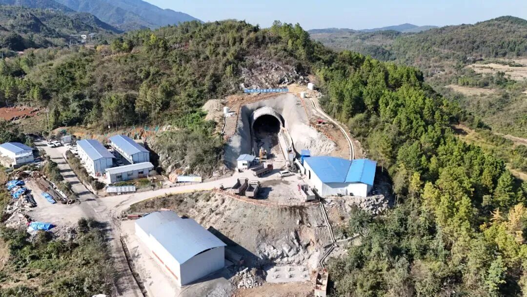 顺利贯通！邵永铁路建设再迎关键进展