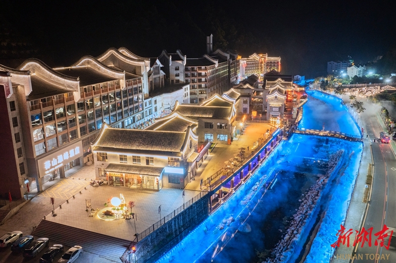 流光溢彩乡村美