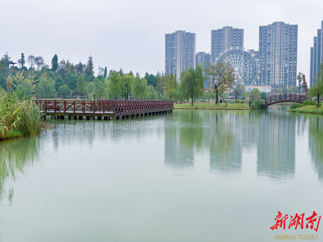  老家在时光里酿成了诗