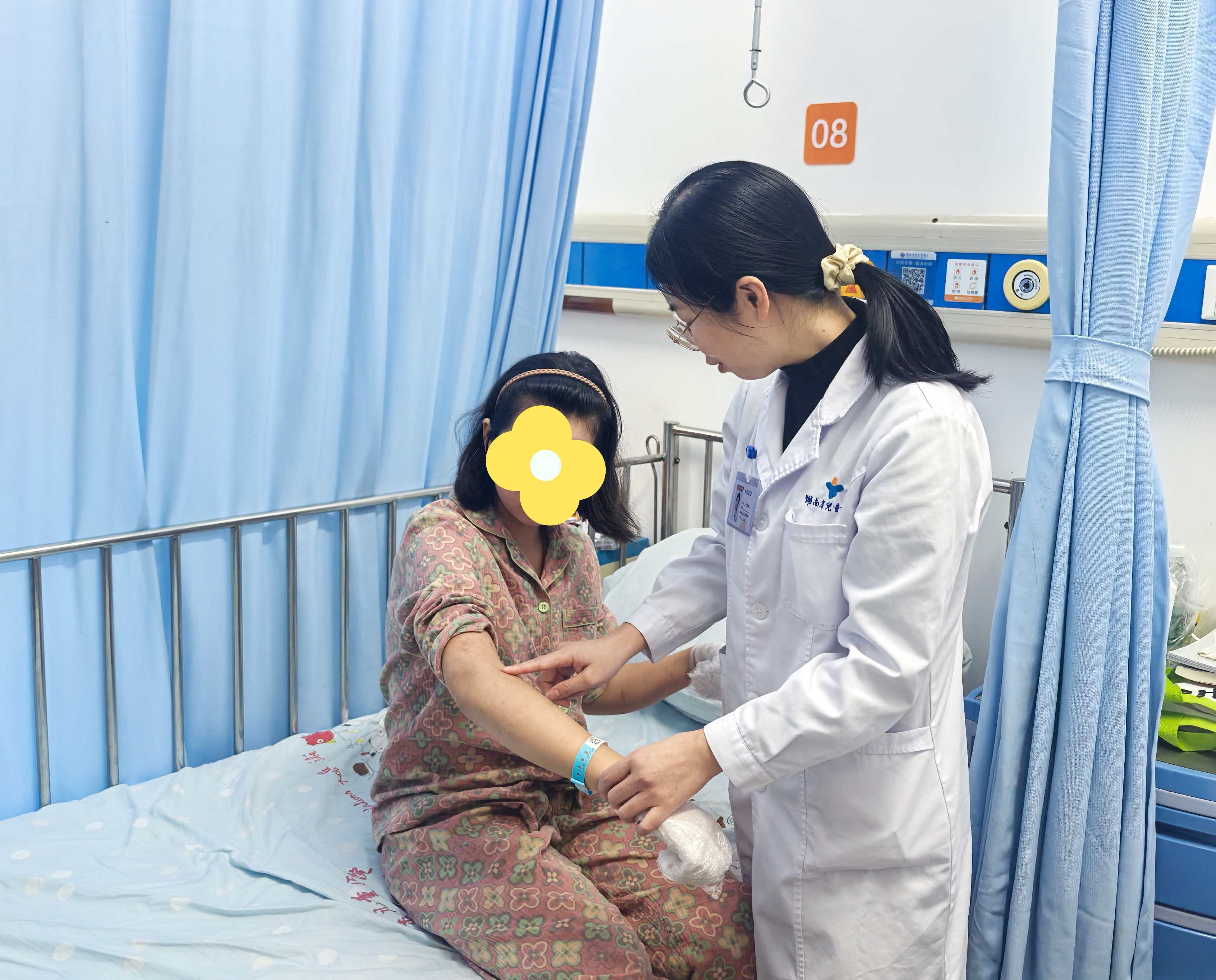 痒到抓出血！秋冬特应性皮炎进入高发期 医生教你这样防护胜过治疗