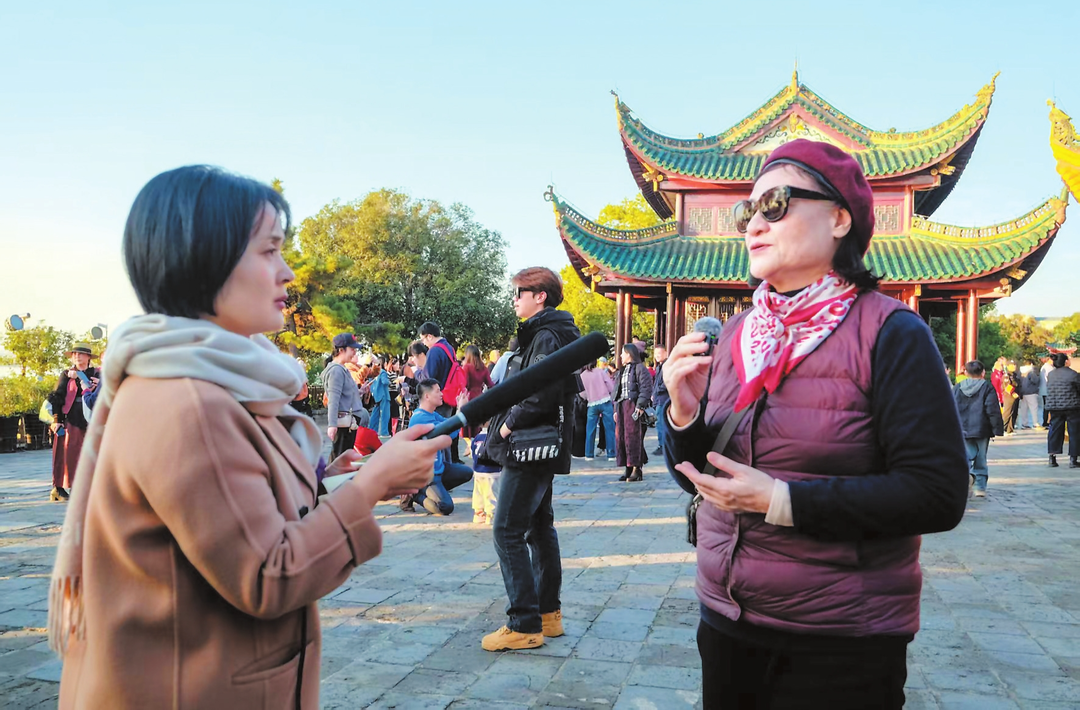 岳阳日报 | 港澳台作家齐聚岳阳穿行千年文脉共话忧乐精神
